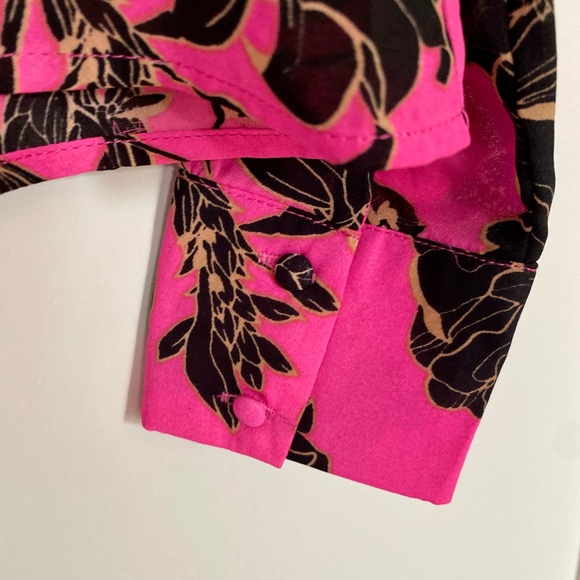 VICI HOT PINK FLORAL V NECK RUFFLED BLOUSE TOP - Picture 6 of 12
